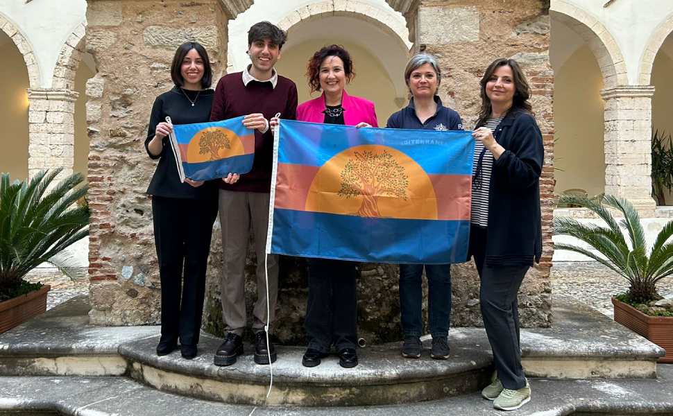 Cosenza nell'albo delle istituzioni che hanno ricevuto la 'Bandiera del Mediterraneo' 51 bandiera mediterraneo cosenza