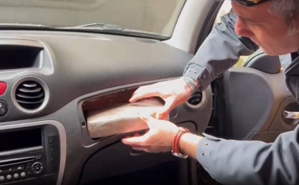 cocaina guardia finanza autostrada controllo