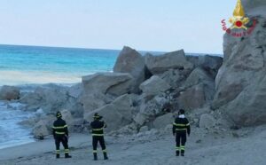crollo isola tropea 01