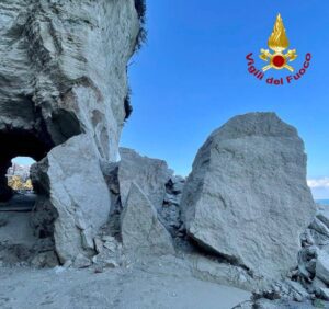 crollo isola tropea 02