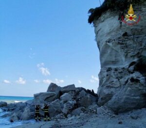 crollo isola tropea 03