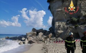 crollo isola tropea 07