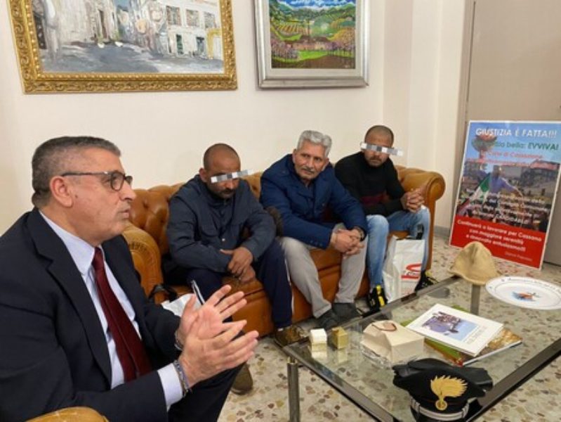 due superstiti del naufragio a cassano 1