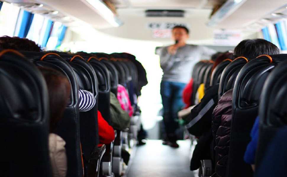 gita scolastica pullman generico