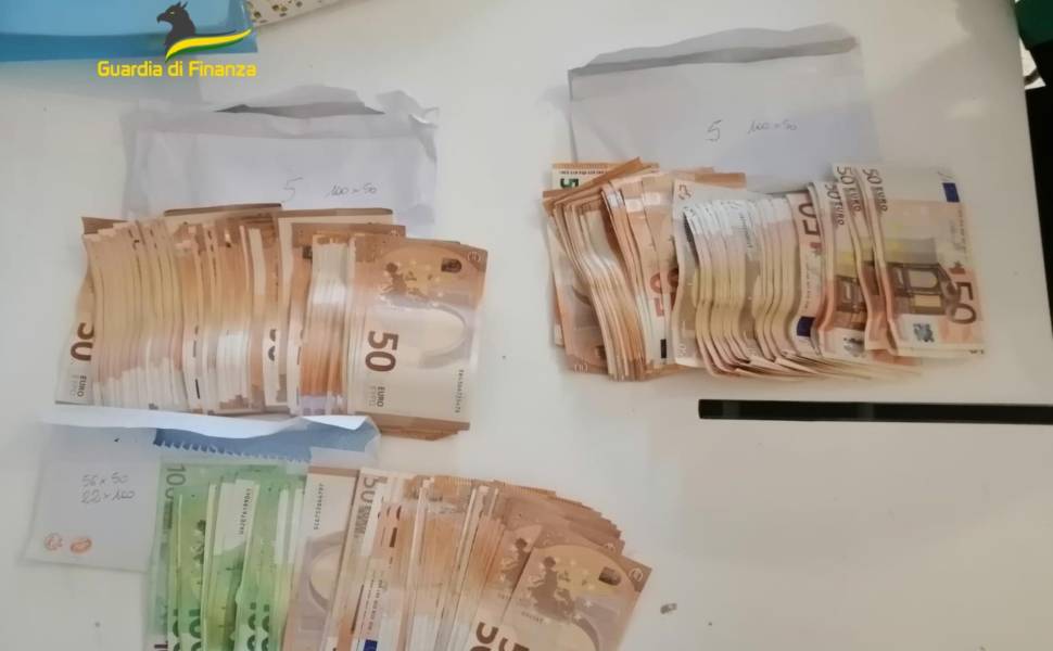 guardia di finanza sequestro denaro