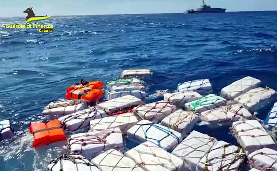 guardia finanza catania droga 02