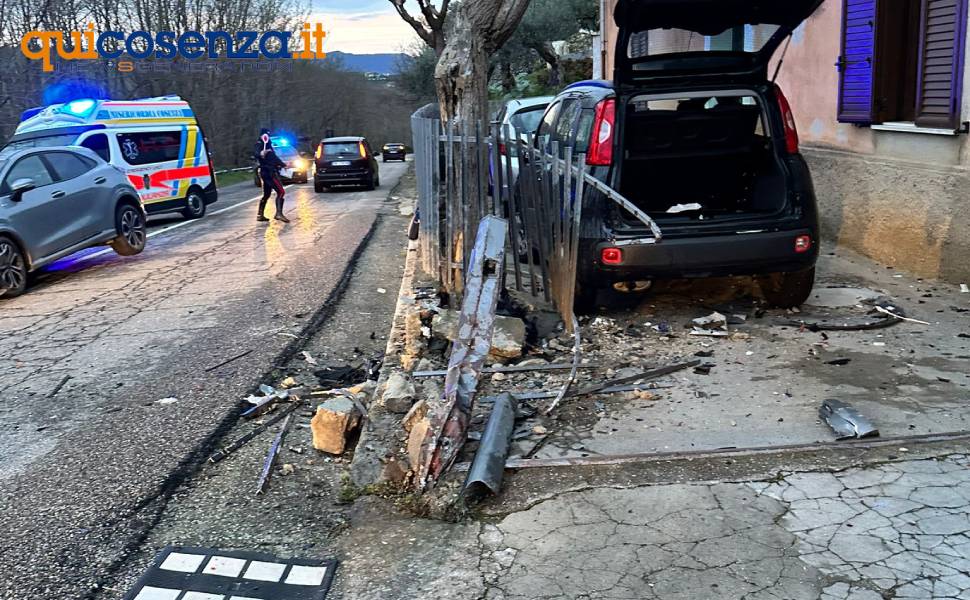 incidente bivio donnici 02