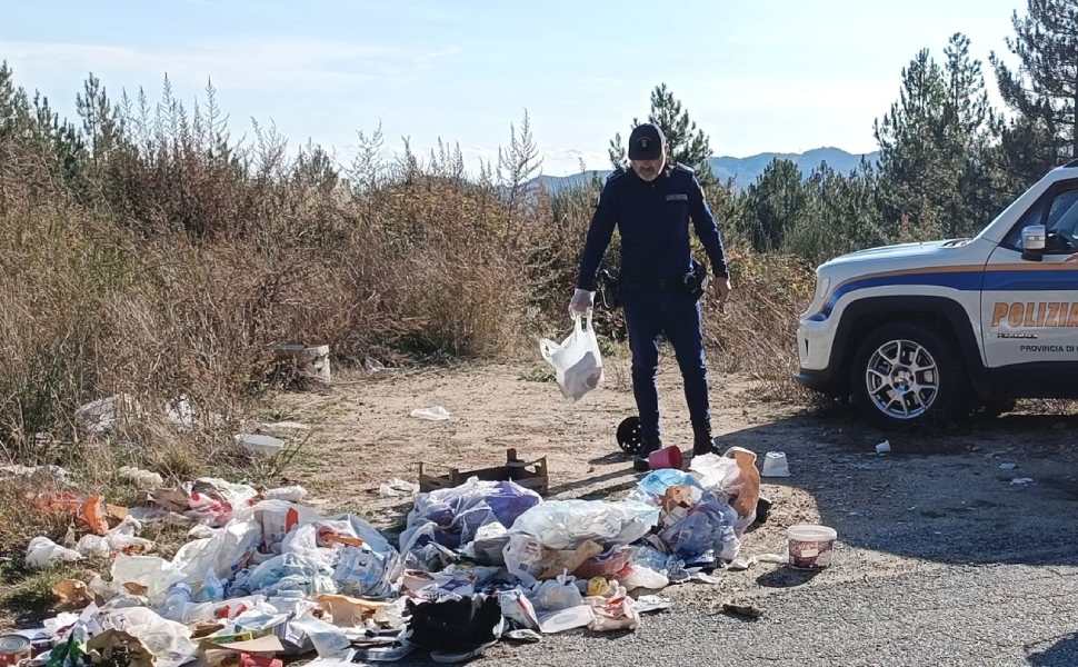 polizia provinciale cosenza rifiuti abbandono