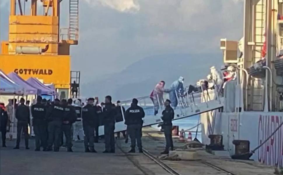 sbarco vibo marina migranti 12 aprile