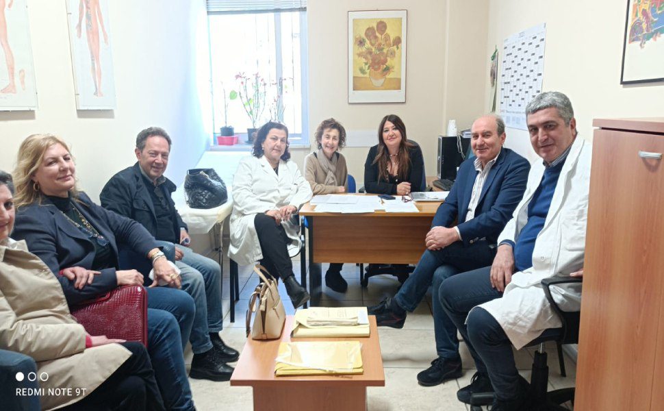 straface-incontra-i-serd.