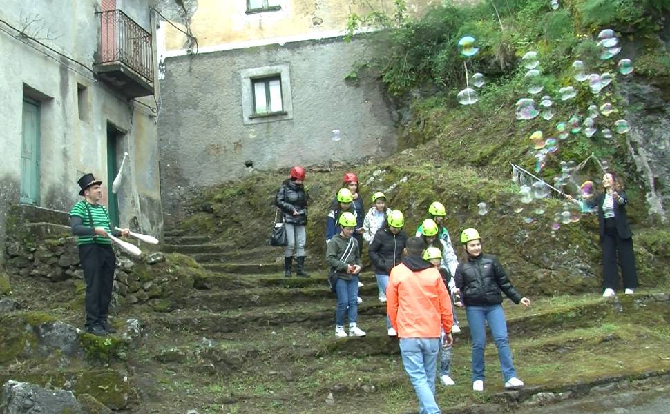 A Papasidero un Parco di libri: turismo, cultura e natura 60 03 Papasidero conclusione del percorso nel borgo di Avena