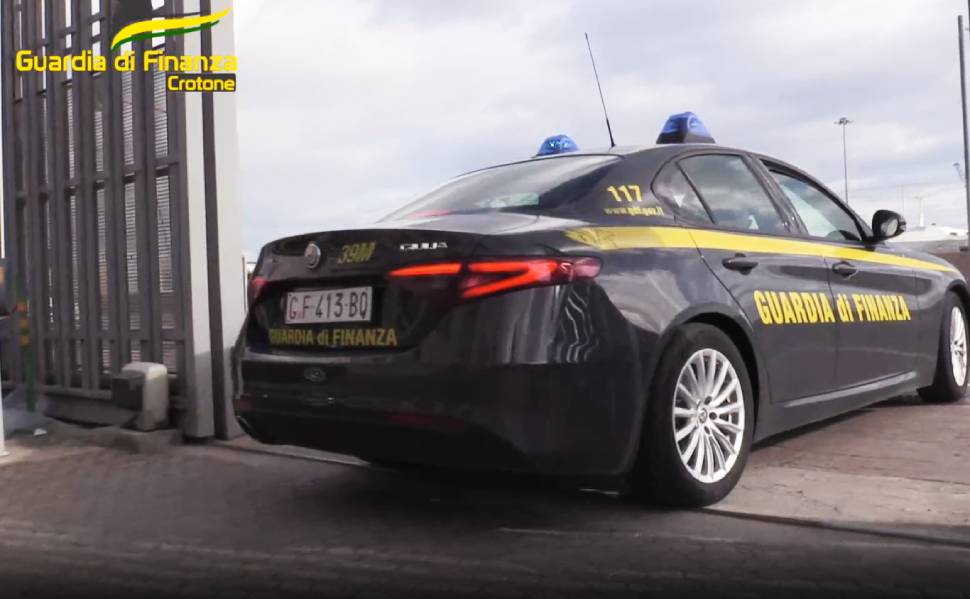 Guardia finanza Crotone