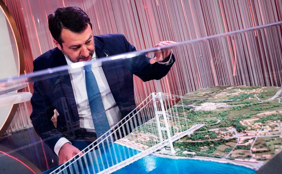 Matteo Salvini - ponte stretto