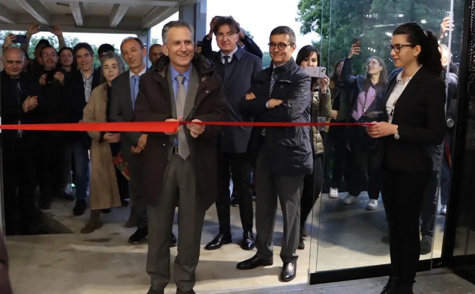 All'Unical è aperto il Poli Bistrot: mensa e bar di design nell'area del Polifunzionale 56 Poli_Bistrot inaugurazione rettore leone