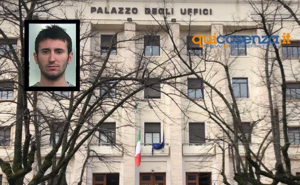 Prefettura di Cosenza piazza 11 settembre 4 1.latitante Occhiuzzi jpg