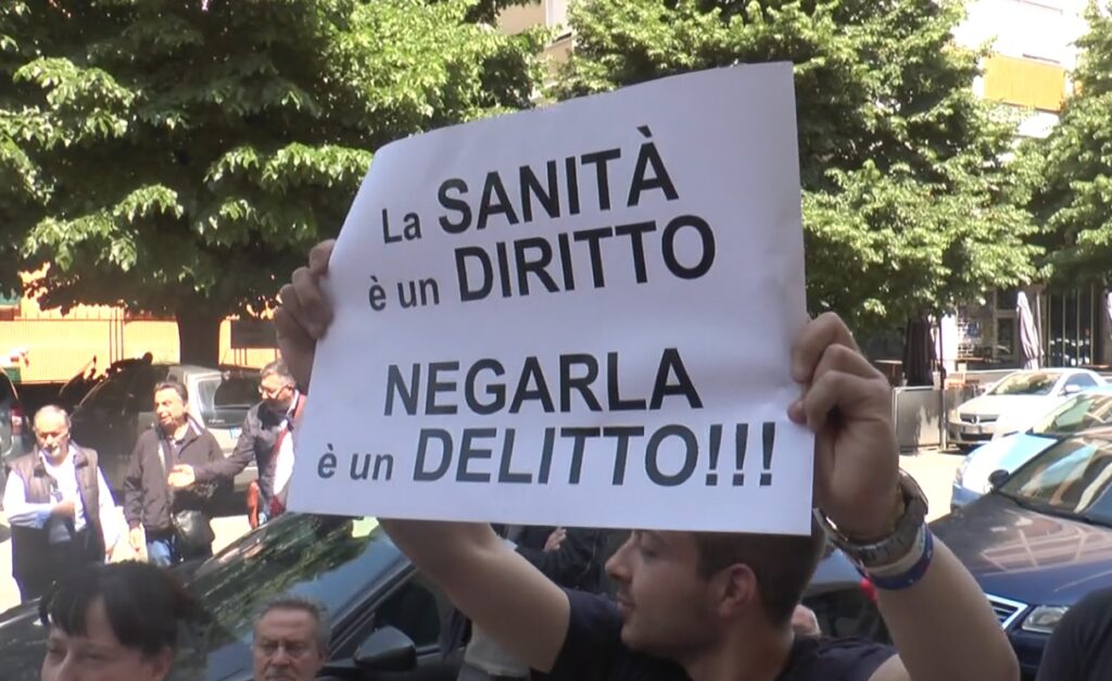 Protesta cittadini Asp di Cosenza