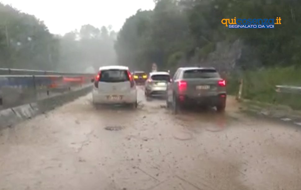 Fango e acqua A2 Cosenza Rogliano