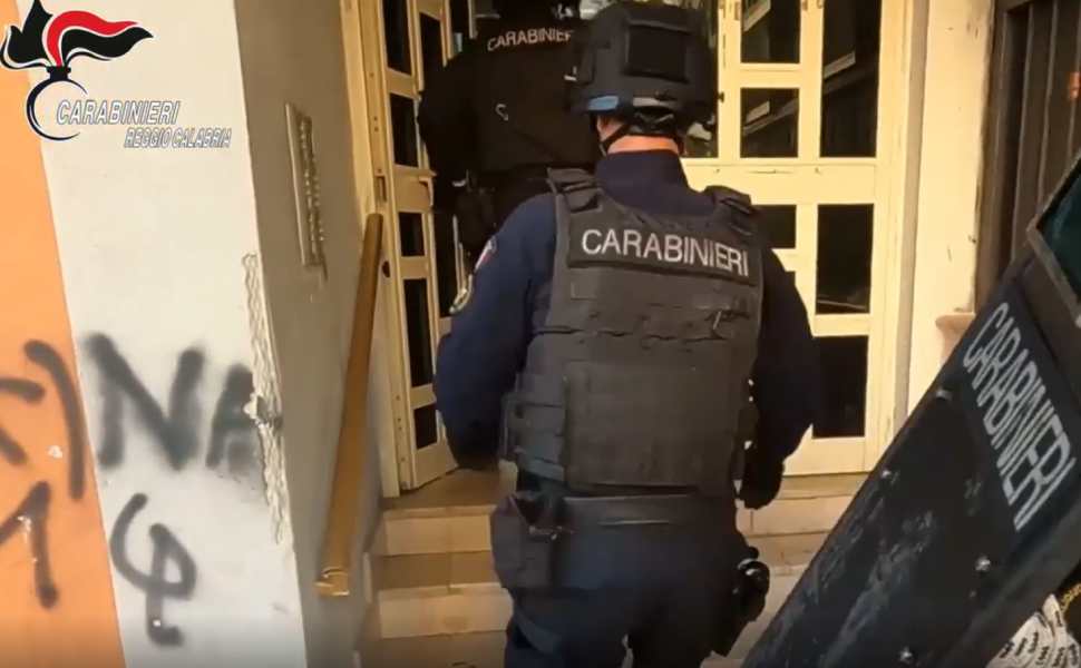 carabinieri condominio rione modena reggio blitz