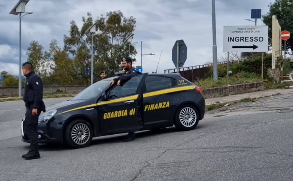 Corruzione nella sanità: 11 misure cautelari e 90 indagati. Coinvolti medici, pubblici ufficiali e avvocati 1 guardia finanza ospedale locri