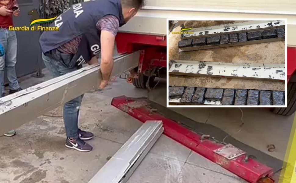 Nell'autocarro 47 chili di hashish imballati con la scritta 'Limone 2021', arrestato 51 hashish autocarro palermo