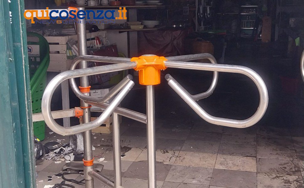 incendio gran risparmio via padre giglio cosenza 03