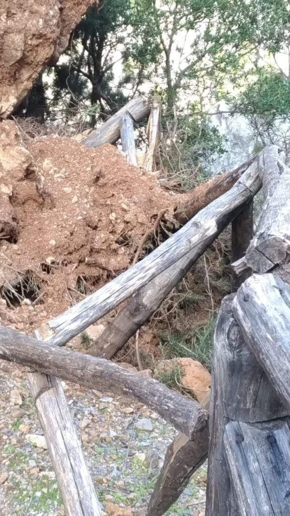 'Arcomagno, altro che tutela: scaricati nell’acqua massi e terra di frana' 53 347242873 585681267082569 6434015506295520282 n