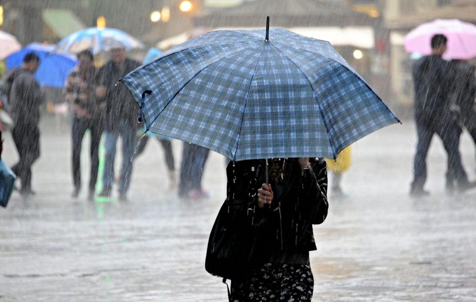 Domani giornata critica: allerta arancione su tutta la Calabria per piogge e vento 53 Allerta Meteo maltempo ombrello