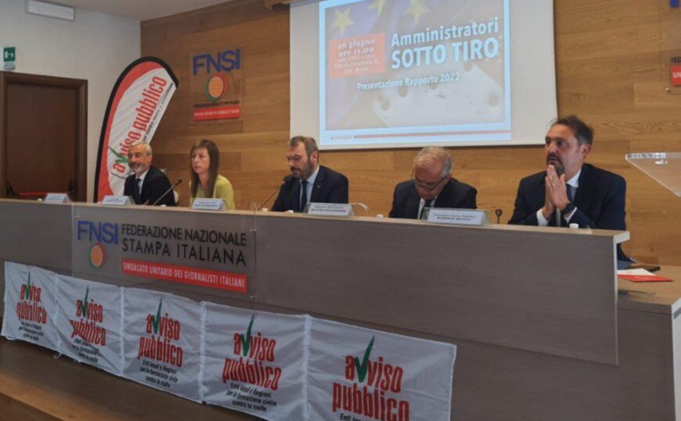 amministratori sotto tiro avviso pubblico presentazione rapporto