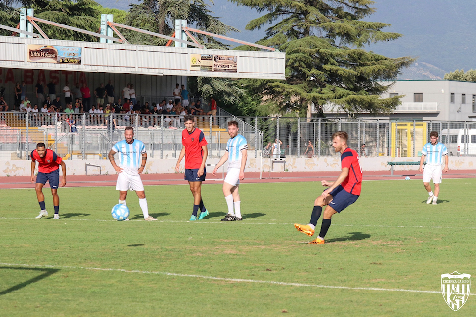 Cosenza, domani il secondo test amichevole. Alle 18 la sfida contro l'Arezzo 51 Cosenza amichevole