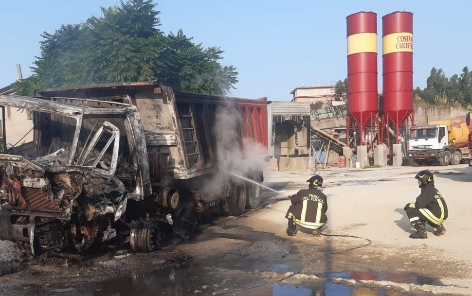 Incendio roccabernarda 01