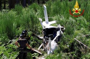 Ultraleggero finisce fuori pista nei pressi del Lago Ampollino in Sila - FOTO 55 Ultraleggero