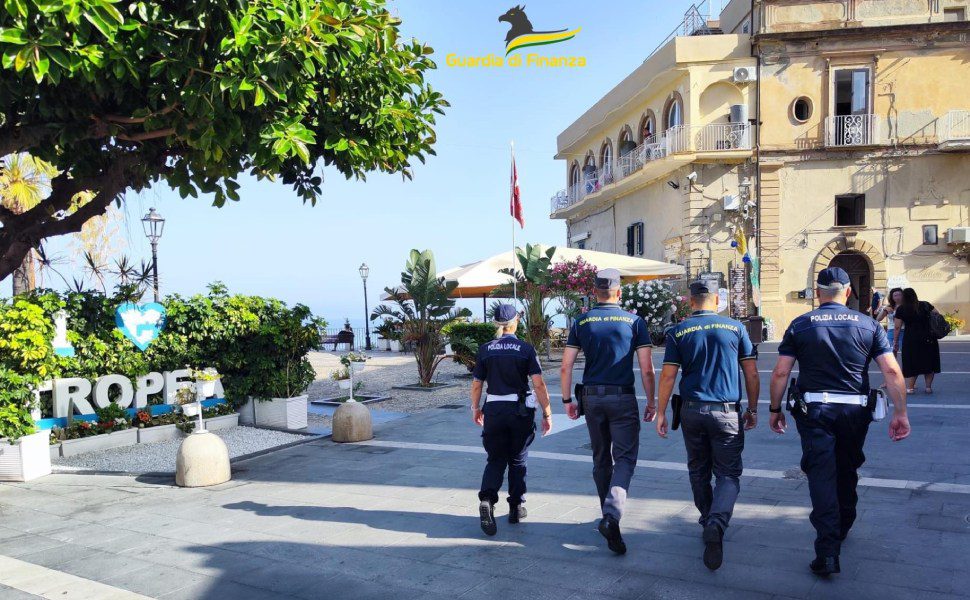 finanza e polizia locale tropea controlli