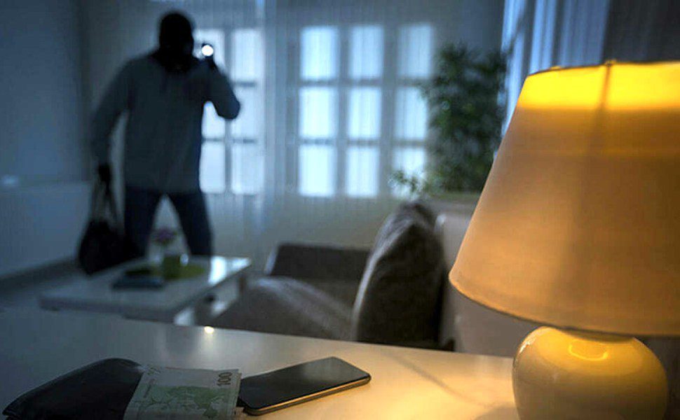 Furti in casa: il 49% dei calabresi non si sente al sicuro 51 furti casa cosenza