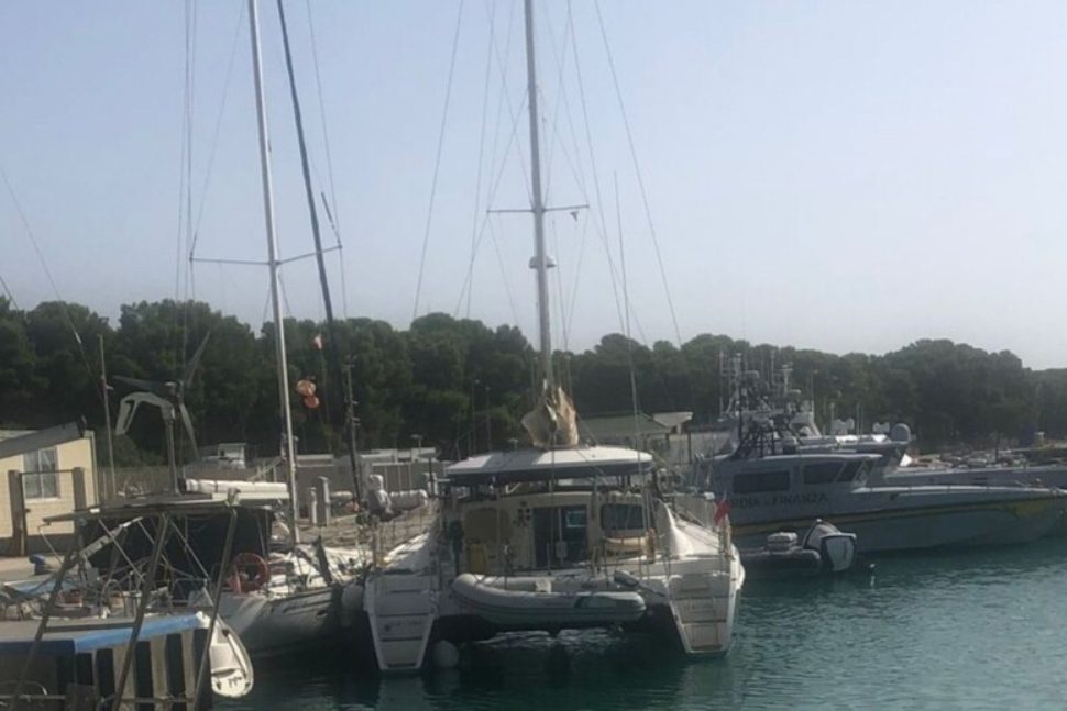 migranti barca