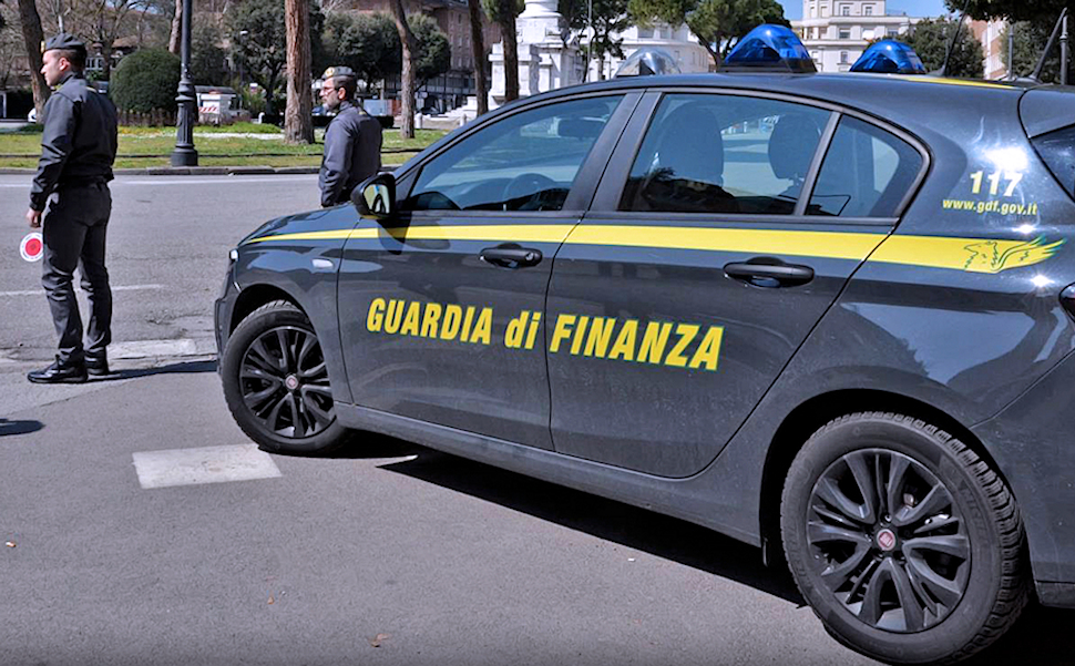 Guardia di Finanza auto e controlli2