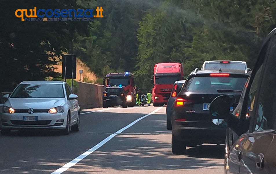 auto fiamme ss 107 camigliatello