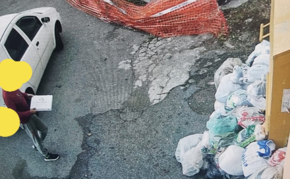 cerisano post sindaco rifiuti cartoni