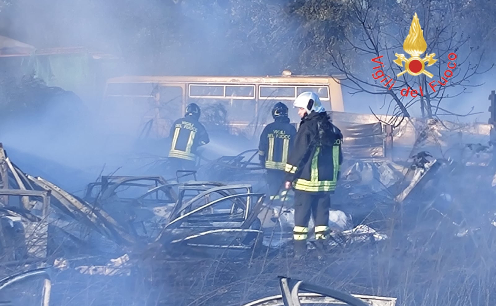 incendio autodemolizione Kr 02