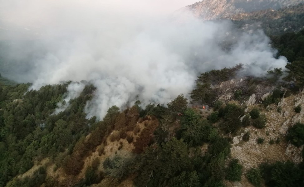 incendio pollino dolce dorme
