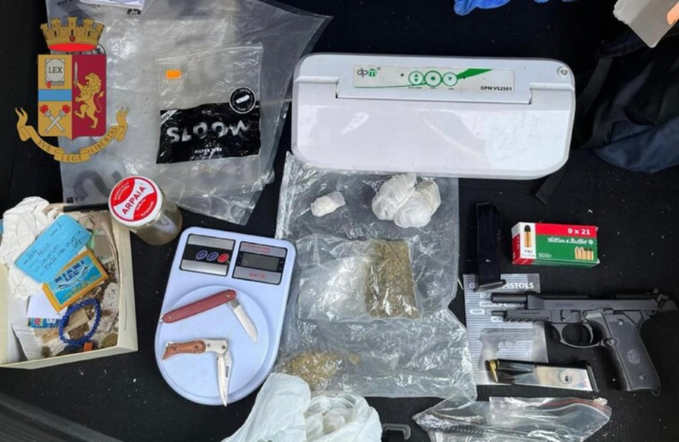 Nascondeva marijuana in casa e nel suo ristorante, denunciato 51 tropea