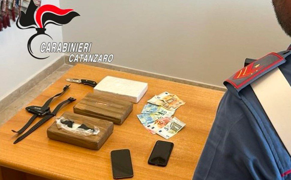 In auto con oltre tre chili di cocaina, arrestati due ventenni 51 cocaina sellia marina