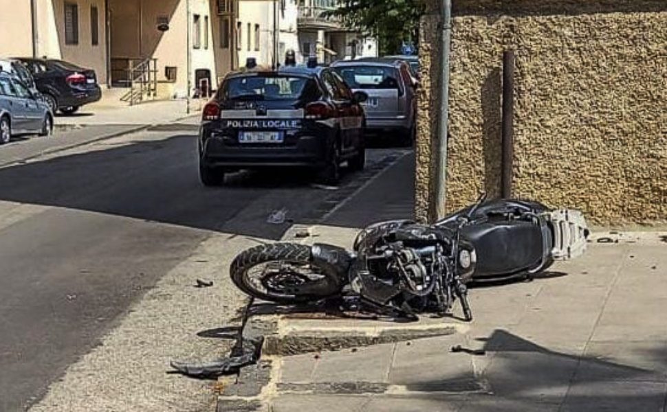 incidente cosenza moto 17enne