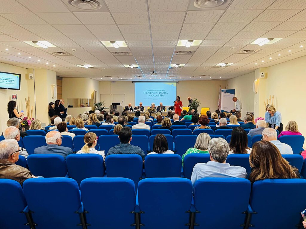 Airc Calabria festeggia i 30 anni di attività. Dal 1993 raccolti 20 milioni e avviati 281 progetti 1 Airc Calabria