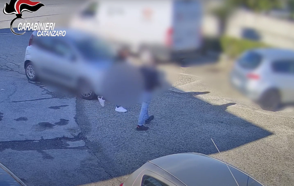 Carabinieri furto auto