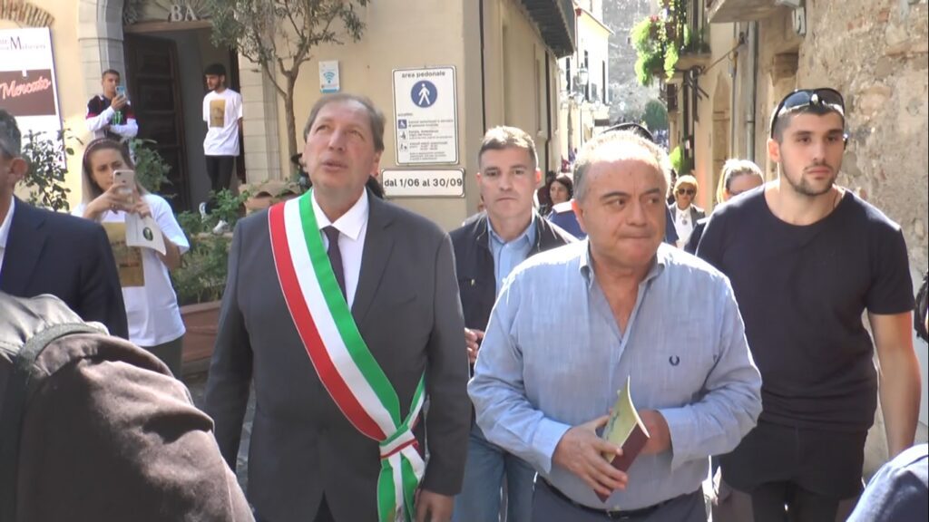 Da Altomonte il pane farà il giro del mondo: simbolo di legalità e condivisione 1 Gratteri Festa del Pane 2