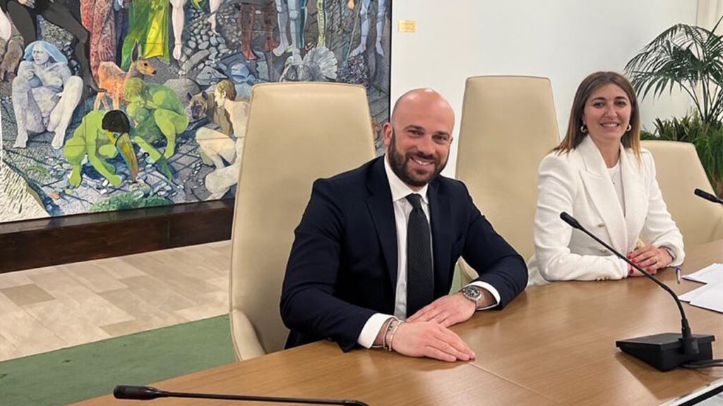 «Mobilità urbana nuova per la città unica? da Caputo e De Francesco tesi puerili» 1 Pierluigi-Caputo-Luciana-De-Francesco