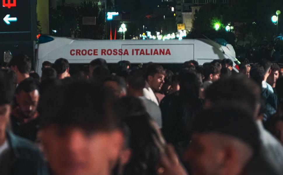 ambulanza piazza santo sergio 02