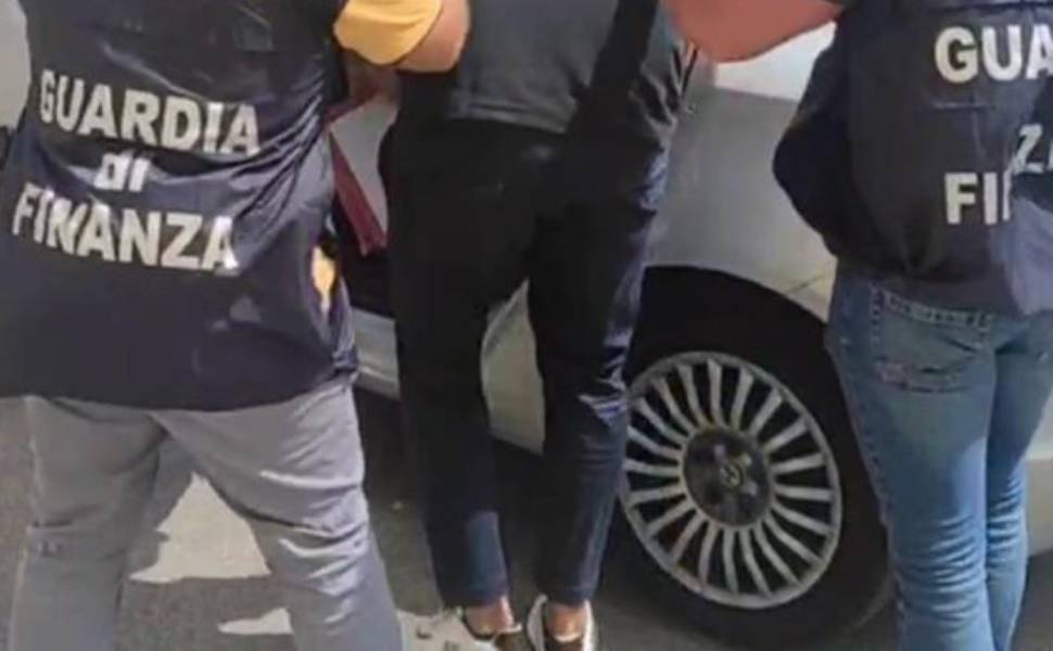 arresto guardia finanza