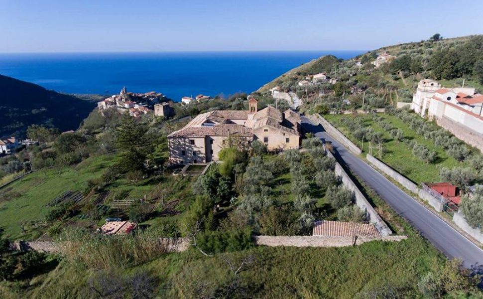 Belmonte, giallo su una pistola rinvenuta in un dirupo dell'ex statale 18 51 belmonte-ex-statale-18