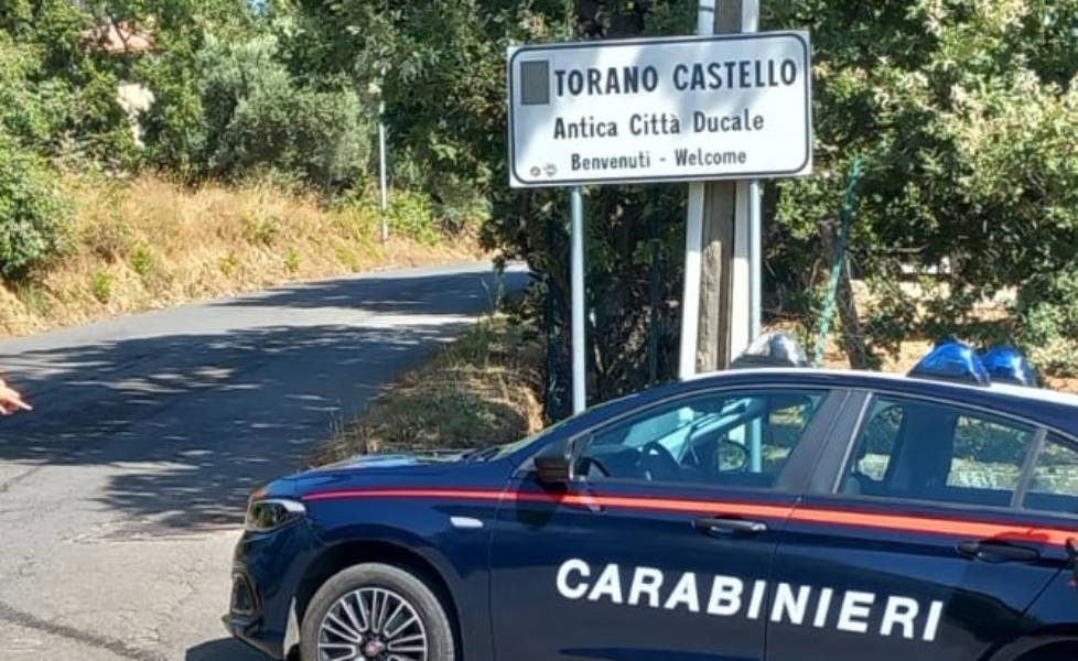 carabinieri torano castello